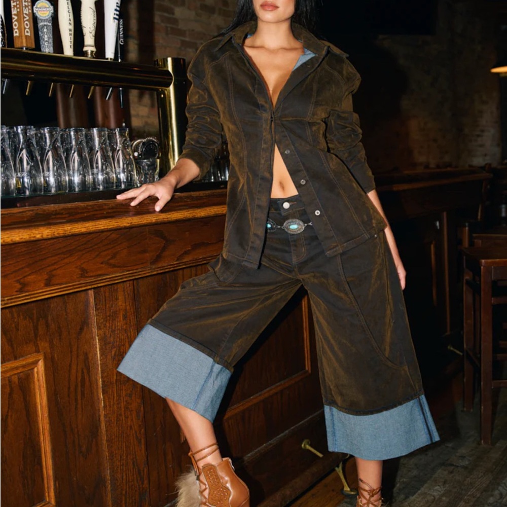 FALL VIBES VELVET DENIM BUTTON DOWN - L - Picture 2 of 4